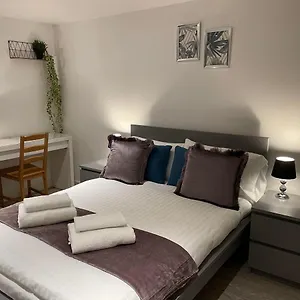  Apartment City Airport Serviced United Kingdom