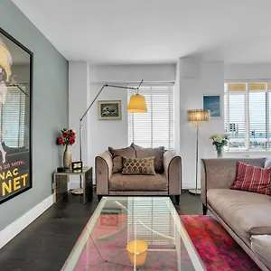  Apartment Deco Seafront - By My Getaways United Kingdom